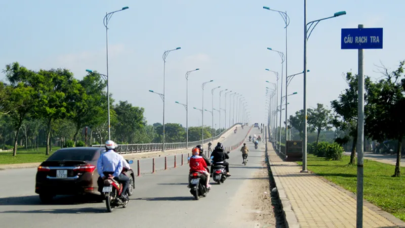 Cầu Rạch Tra nối 2 huyện Hóc Môn và Củ Chi được xây mới, góp phần phát triển kinh tế - xã hội cho khu vực này 