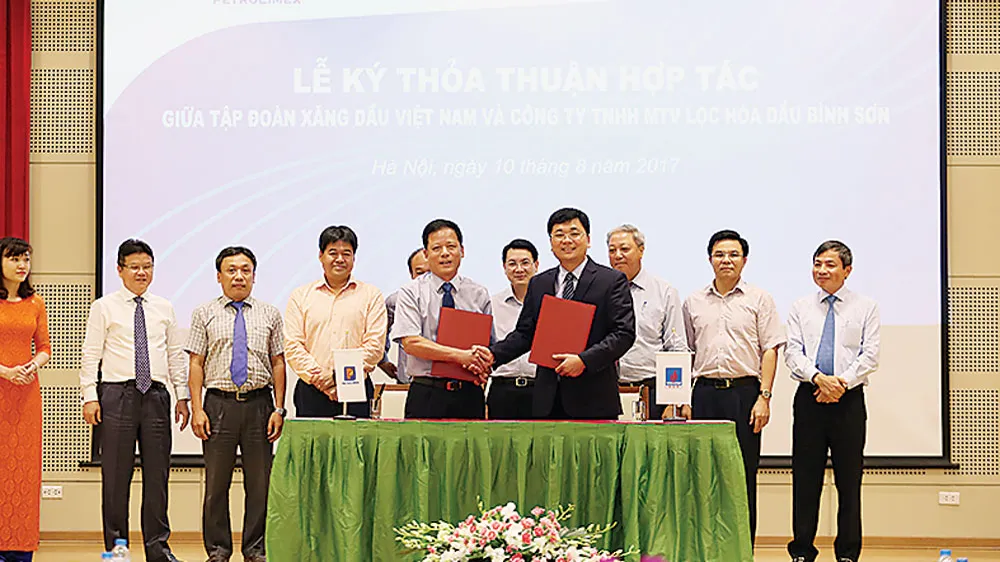 Lễ ký thỏa thuận hợp tác giữa Công ty Lọc hóa dầu Bình Sơn (BSR) và Tập đoàn Xăng dầu Việt Nam (Petr
