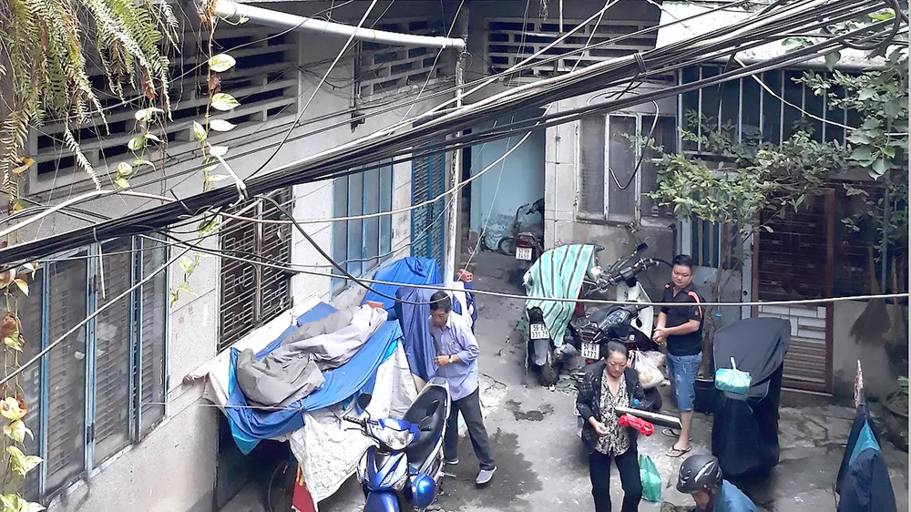 Trông chờ xây mới chung cư cũ