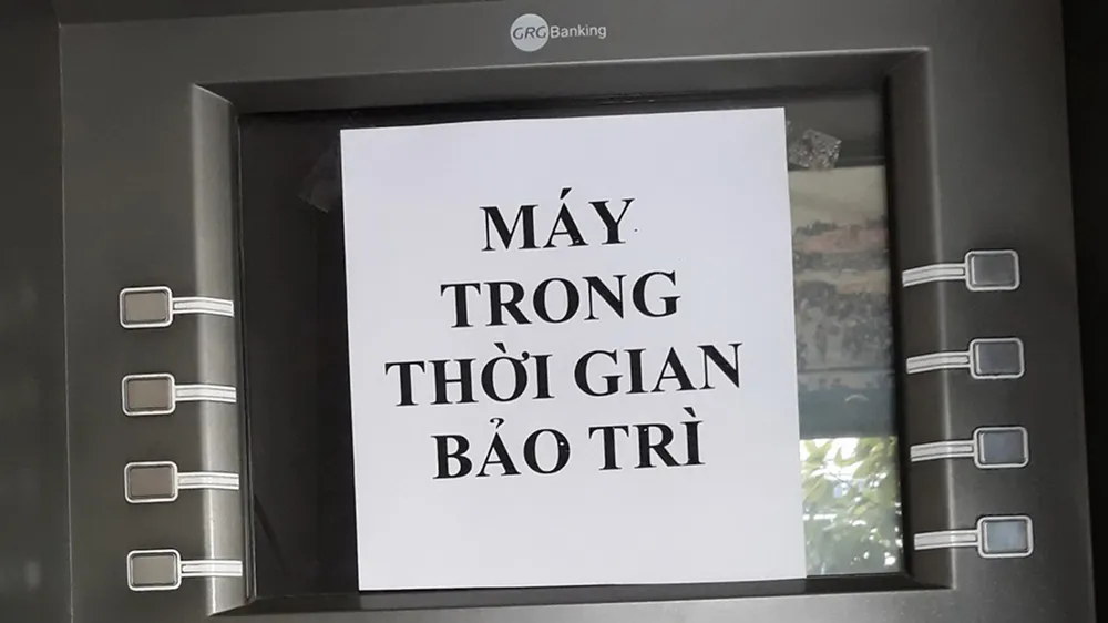 Chật vật đi rút tiền ATM