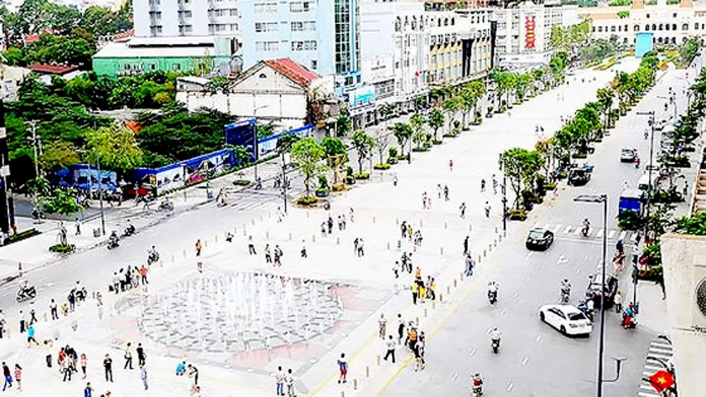 Phố đi bộ Nguyễn Huệ