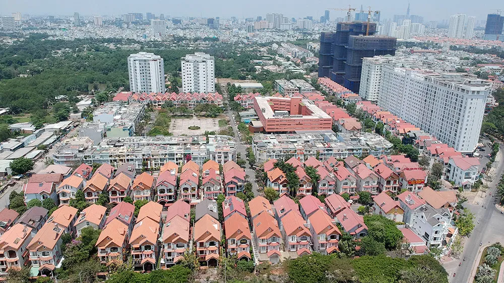 Cần thận trọng với chứng khoán bất động sản