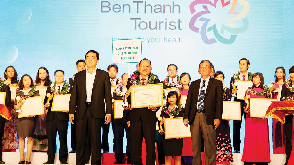 Benthanh Tourist 8 năm liền đạt “Tốp 10 doanh nghiệp lữ hành hàng đầu TPHCM”