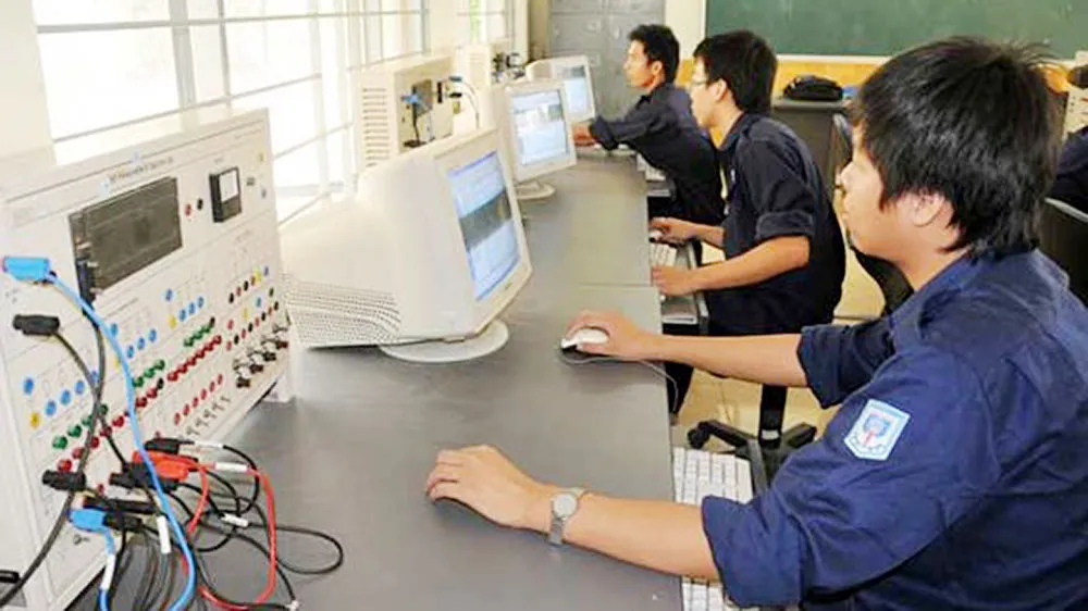 Tập trung phát triển nguồn nhân lực 
