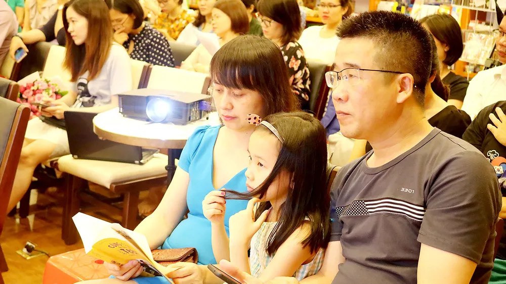 Cùng con đi qua tuổi teen