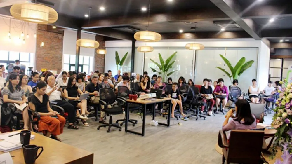 Khi mây đen kéo tới