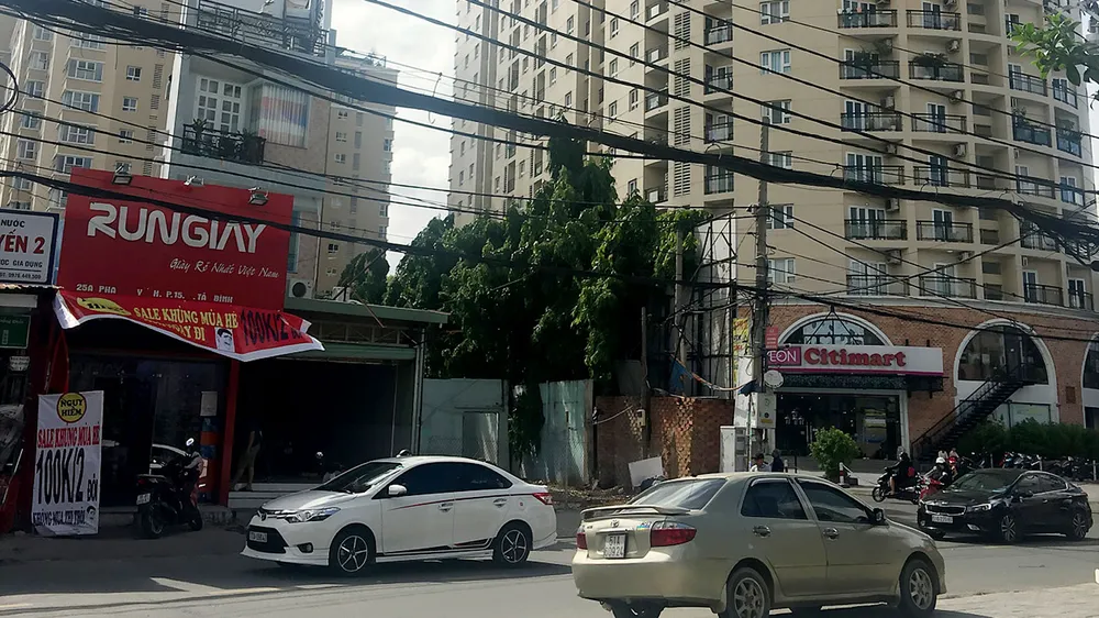 Chung cư “mọc” thêm tầng