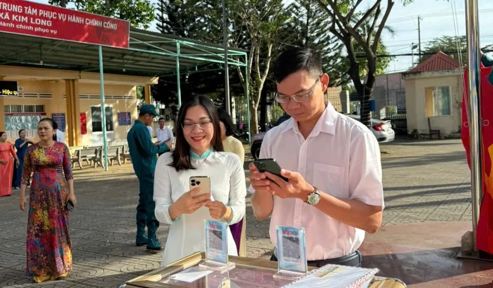 Các xã, phường vận động người dân tích cực hỗ trợ đồng bào miền Trung bị bão lũ