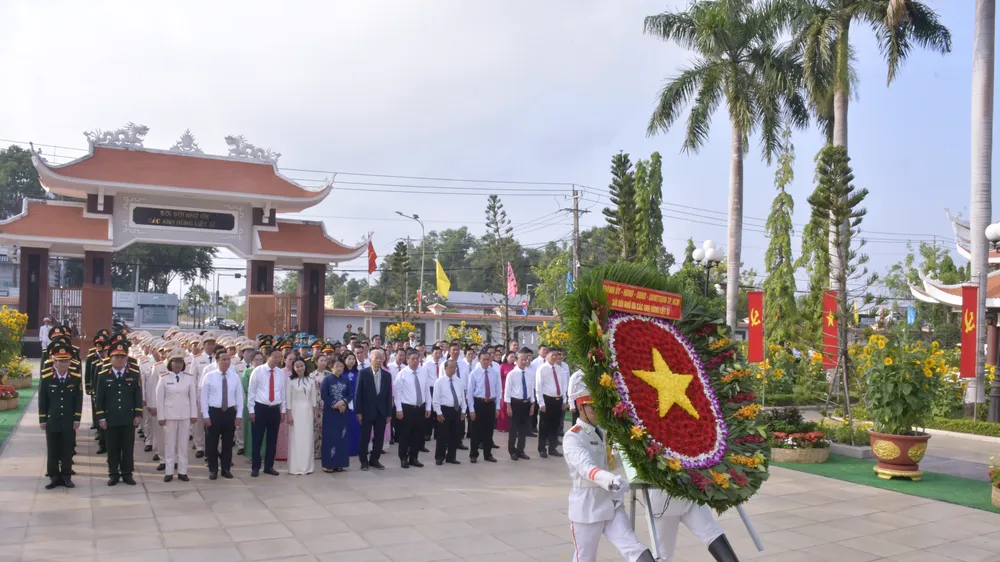 Đoàn lãnh đạo TPHCM viếng Nghĩa trang Liệt sĩ Bà Rịa - Vũng Tàu