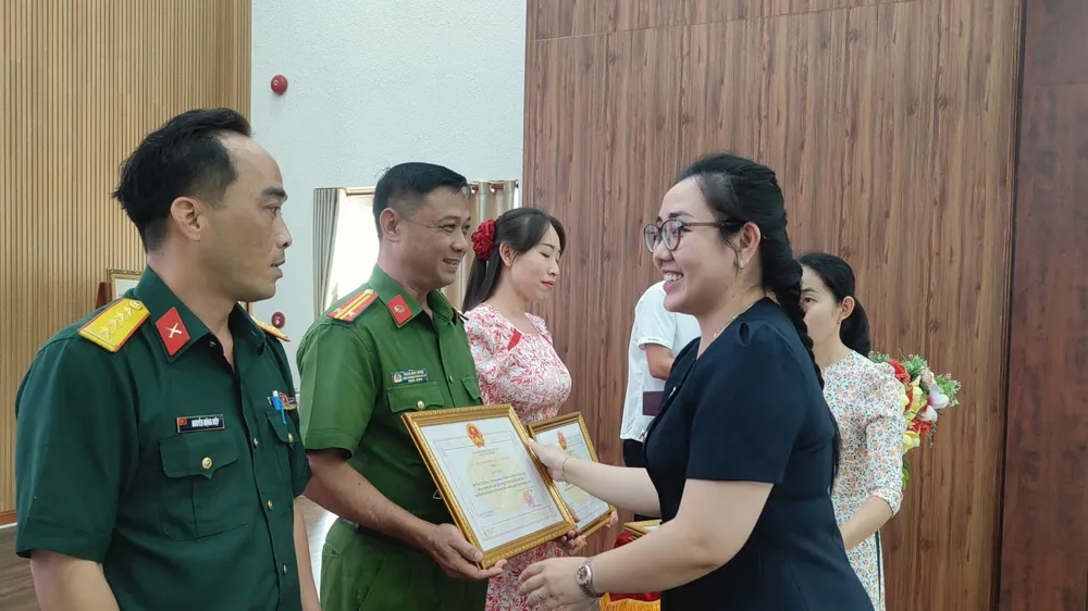 Bộ máy gọn hơn, người dân hài lòng hơn