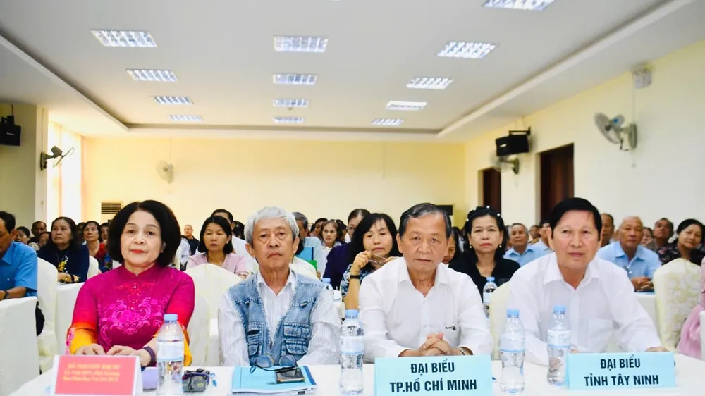 Phát triển mô hình câu lạc bộ liên thế hệ giúp nhau