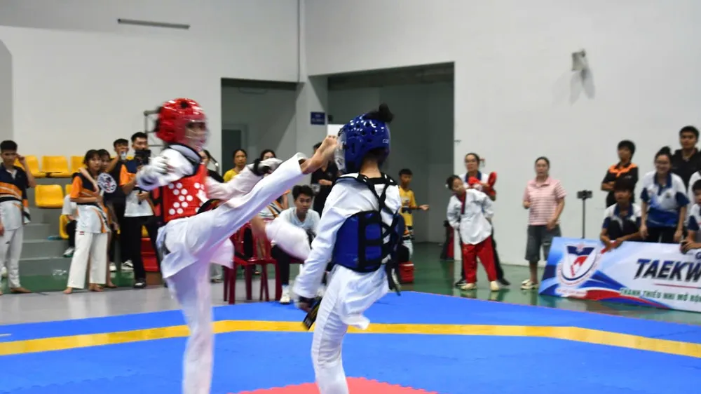 400 vận động viên tham dự Giải Taekwondo Thanh thiếu nhi