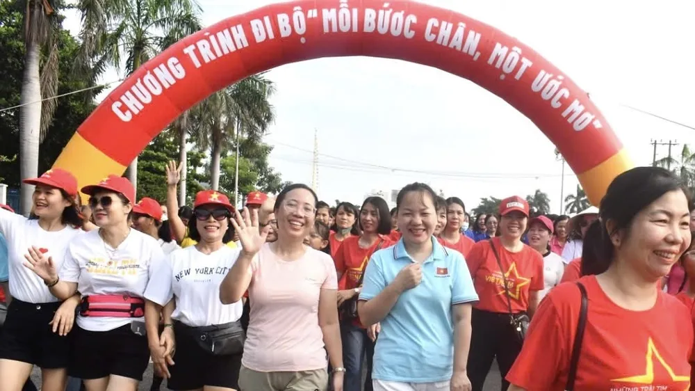 Phường Rạch Dừa: Hơn 1.000 người đi bộ, gây quỹ tiếp sức trẻ mồ côi, học sinh khó khăn