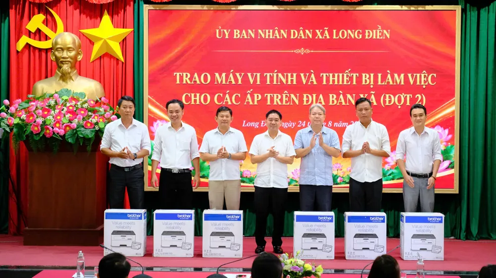 Xã Long Điền hoàn tất trang bị máy tính cho các văn phòng ấp