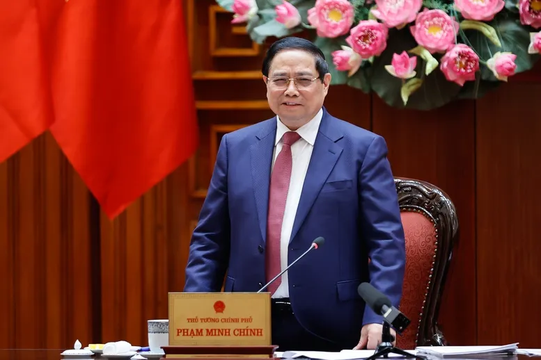 Thủ tướng Phạm Minh Chính làm việc với Tổ công tác về an ninh năng lượng. Ảnh: VIẾT CHUNG 