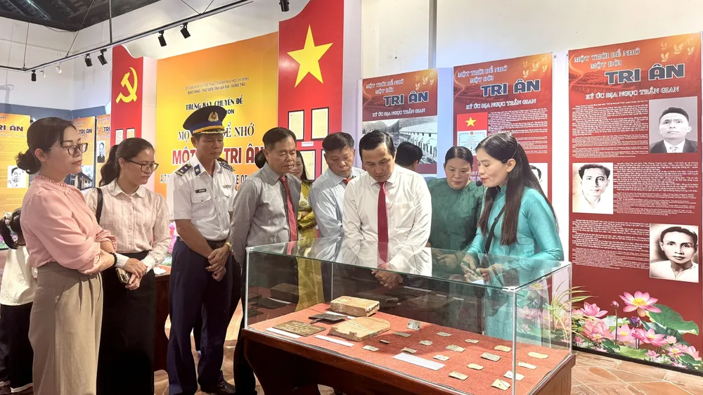 Trưng bày chuyên đề "Một thời để nhớ - Một đời tri ân" tại đặc khu Côn Đảo