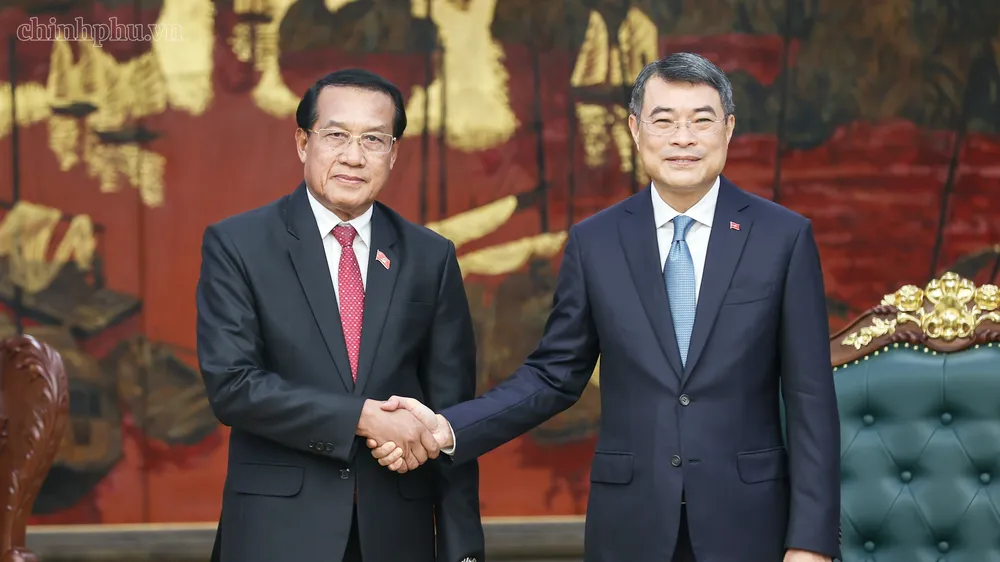 Thủ tướng Lê Minh Hưng tiếp đồng chí Vanhxay Phongsavanh. Ảnh: VGP