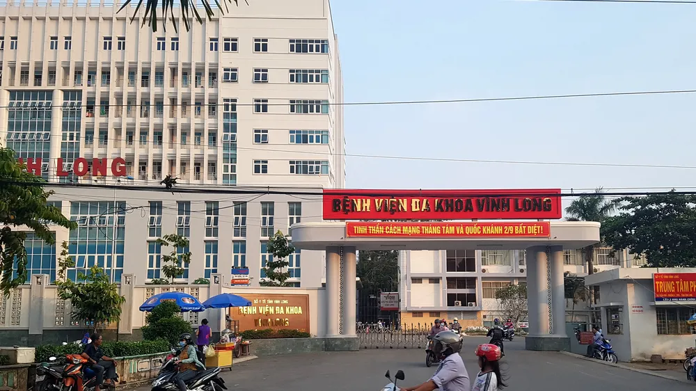 Một bệnh nhân nhảy từ tầng 7 của bệnh viện sau khi khám sức khỏe