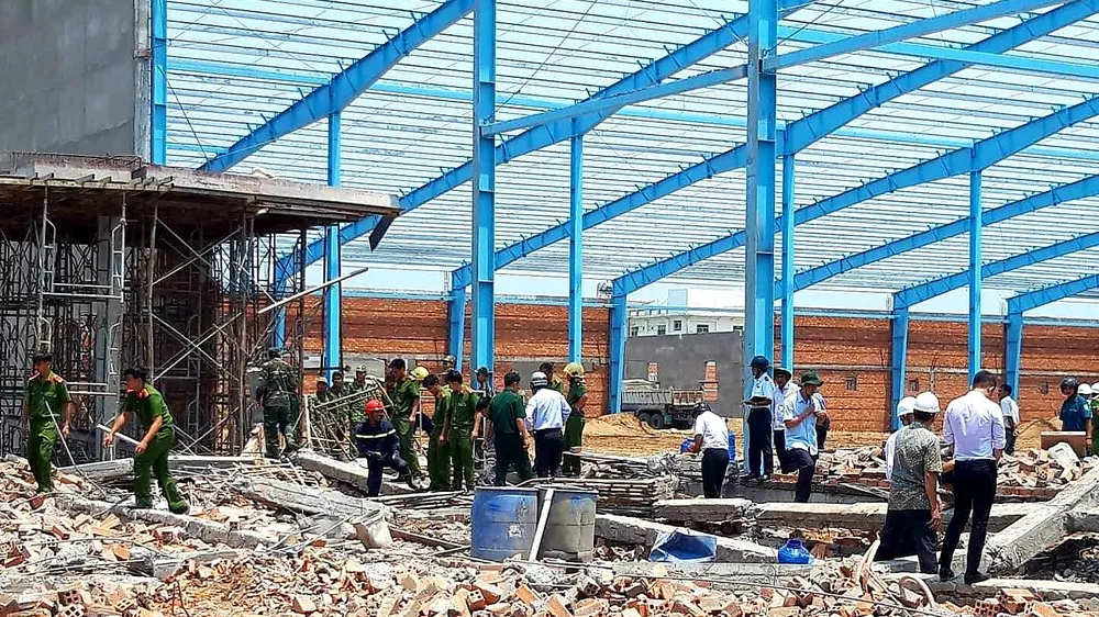 Khởi tố vụ án sập tường nhà xưởng khiến 6 công nhân tử vong