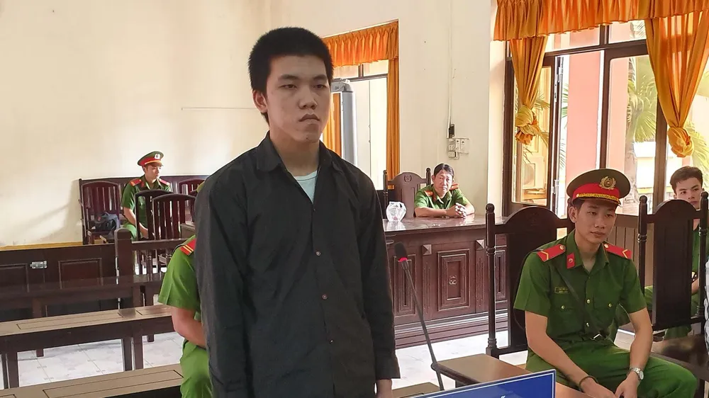 Người chồng trẻ dùng xăng tự thiêu để được chết cùng vợ