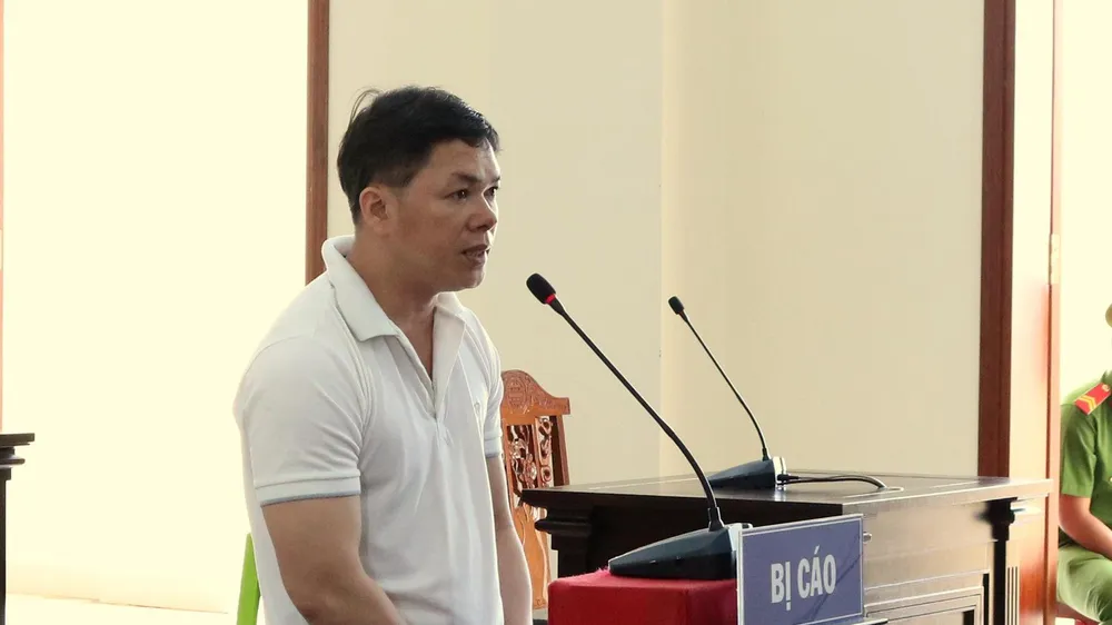 Lừa xin “biển số xe đẹp” với giá 5.000 USD để chiếm đoạt tài sản