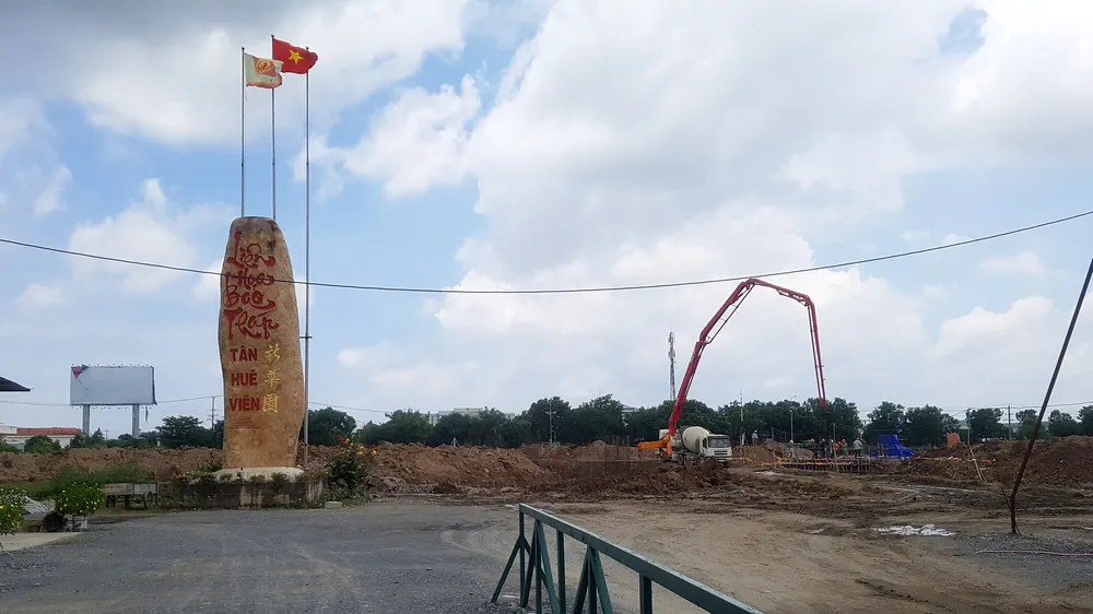 Tượng Dược sư và Liên Hoa Bảo tháp của Tân Huê Viên là công trình tôn giáo
