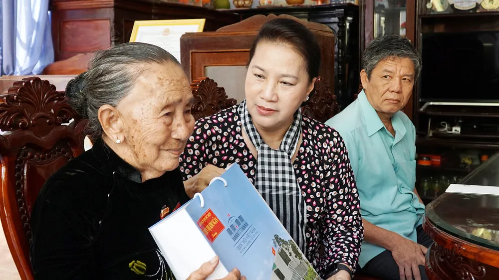 Chủ tịch Quốc hội tham dự ngày hội “Đại đoàn kết toàn dân tộc” tại Trà Vinh