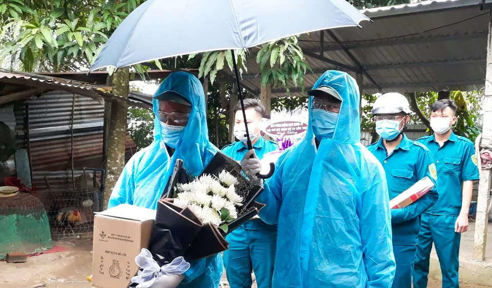 Nhiều địa phương ĐBSCL tổ chức lễ tưởng niệm đồng bào tử vong và cán bộ, chiến sĩ hy sinh trong đại dịch Covid-19
