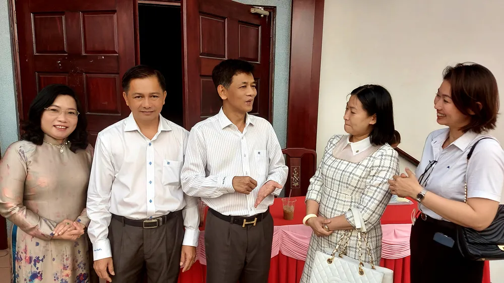 Lãnh đạo tỉnh Sóc Trăng trò chuyện với doanh nghiệp dịp đầu năm