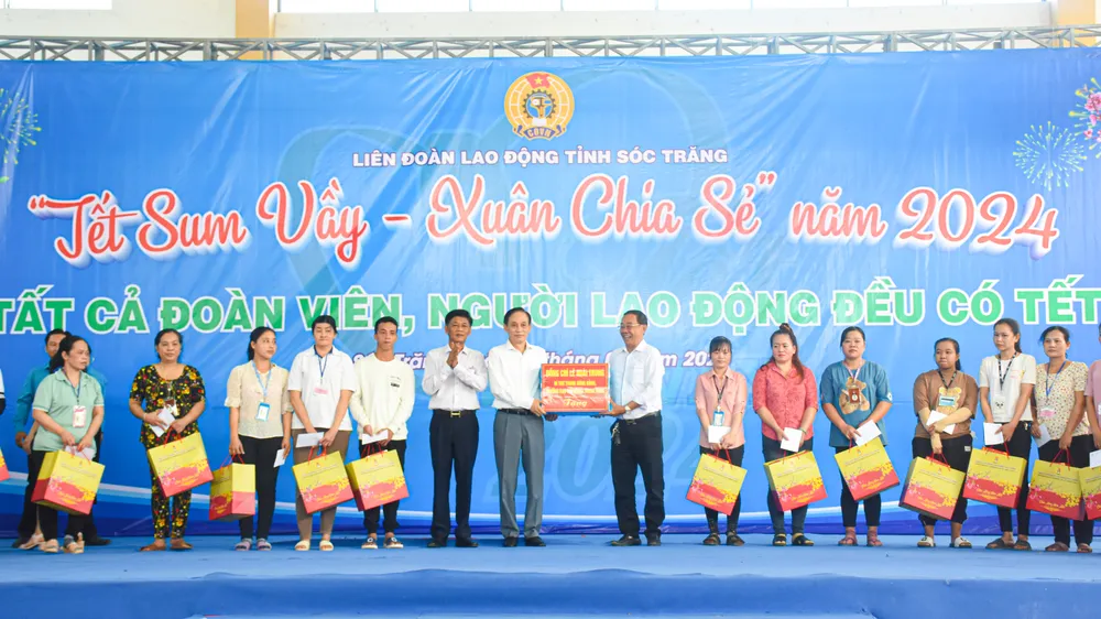 Sóc Trăng: Hơn 6.300 phần quà tết cho công nhân khó khăn
