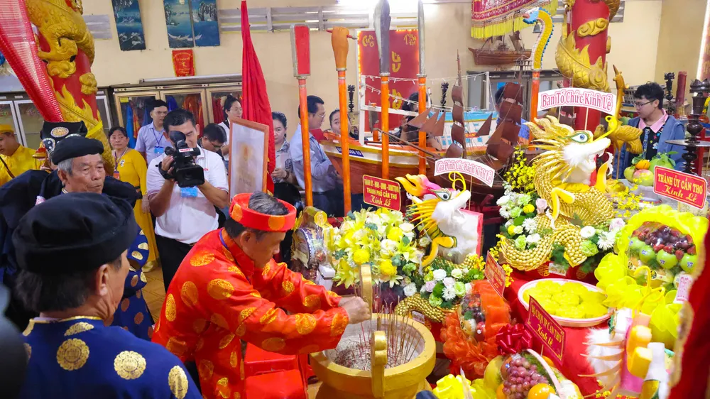 Sôi nổi lễ hội Nghinh Ông tại Cần Thơ