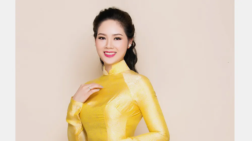 Hoa hậu Mai phương vẫn đẹp kiêu sa sau 15 năm đăng quang