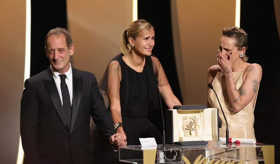 LHP Cannes 2021: Chiến thắng gây “sốc“