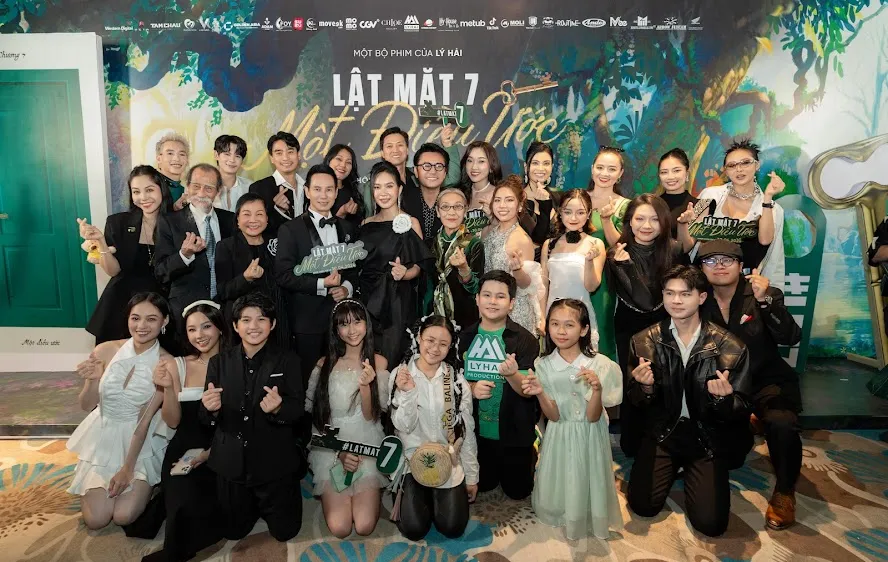 Lý Hải đưa gần 50 diễn viên "Lật mặt 7" chu du Nam - Bắc