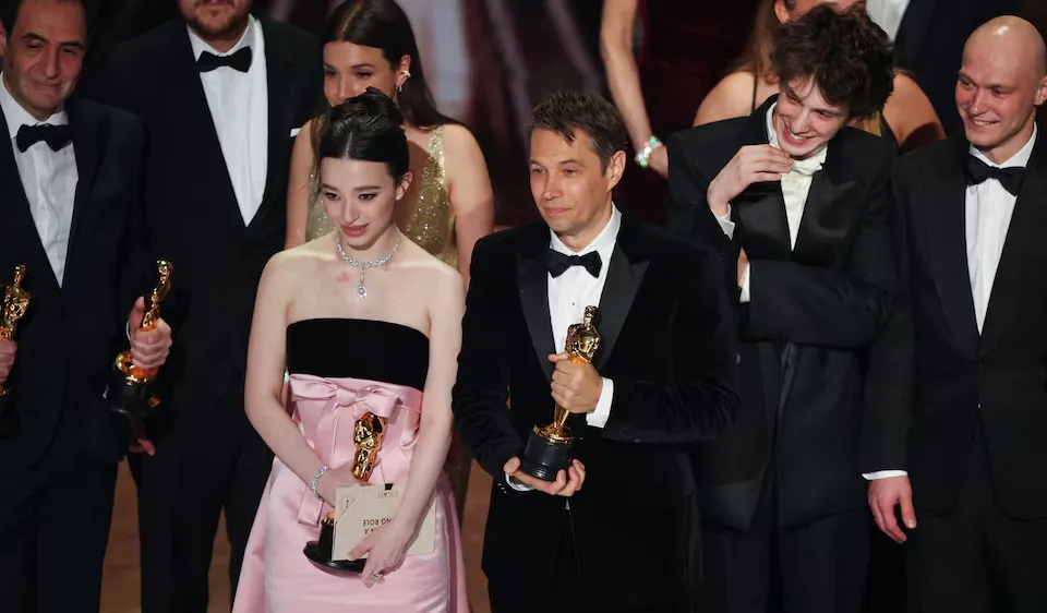 Oscar 2025: Phim về vũ công thoát y thắng áp đảo
