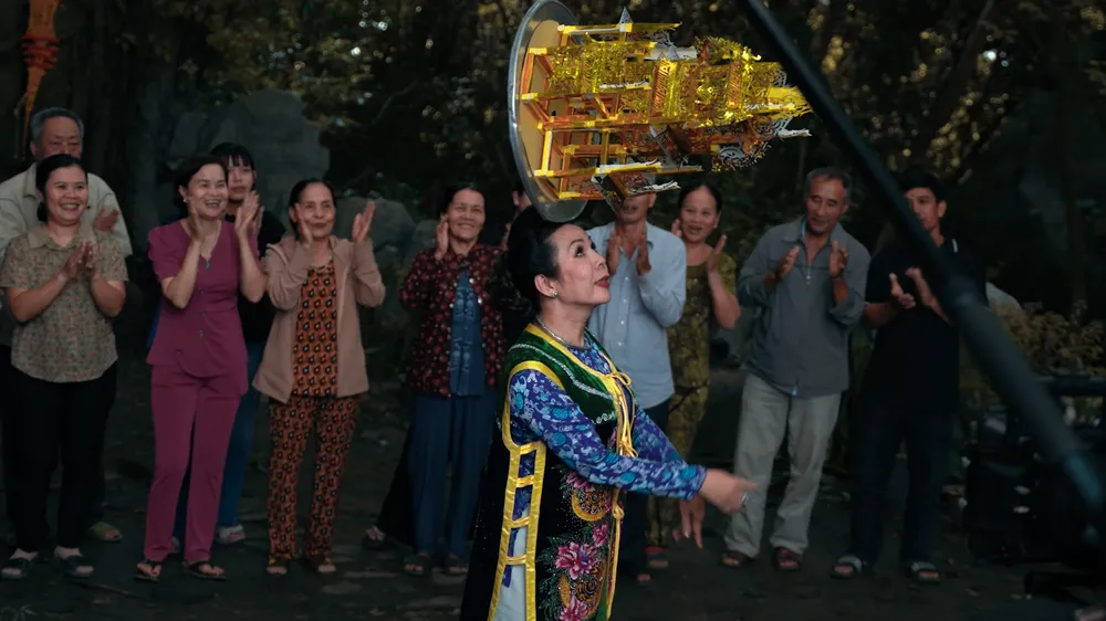 Phim Việt giằng co doanh thu phòng vé