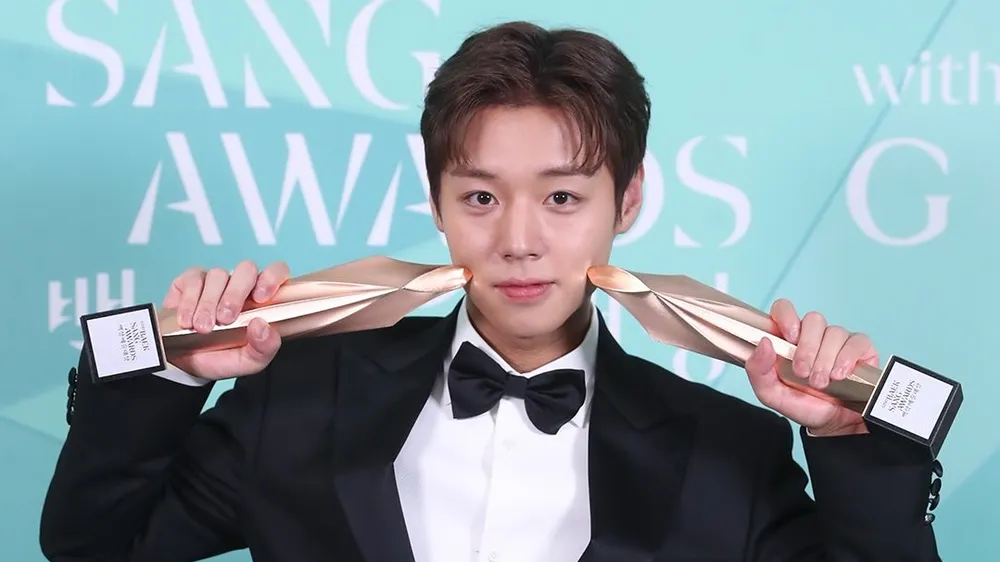 Park Ji Hoon đến Việt Nam giao lưu với người hâm mộ