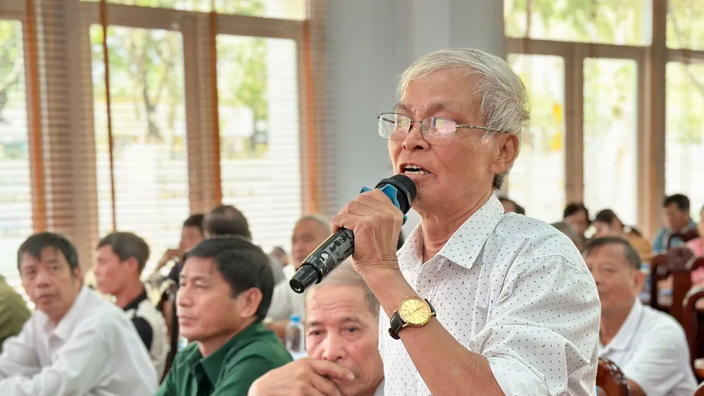 Cử tri quan tâm đến thủ tục đất đai, giao thông, môi trường ở nông thôn