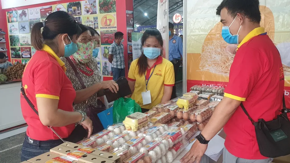 TPHCM hỗ trợ doanh nghiệp ký kết đơn hàng trực tuyến ​