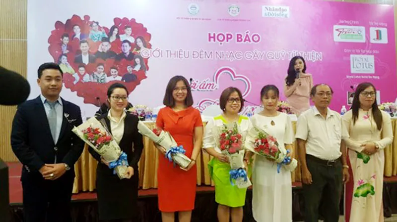 Chương trình ca nhạc gây quỹ mổ mắt cho trẻ em nghèo, bất hạnh