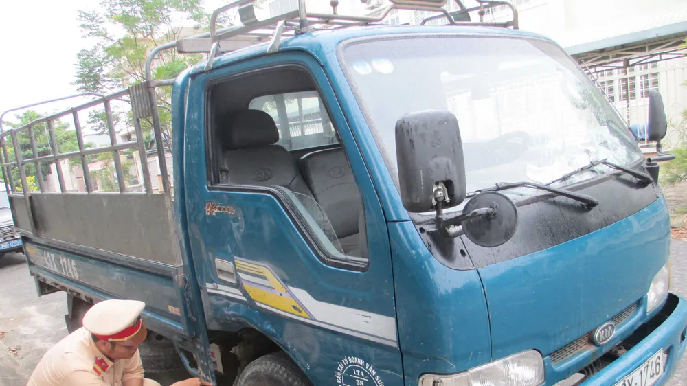 Xe tải 43X-1746 gây tai nạn khiến một người bị thương nặng rồi bỏ trốn khỏi hiện trường 