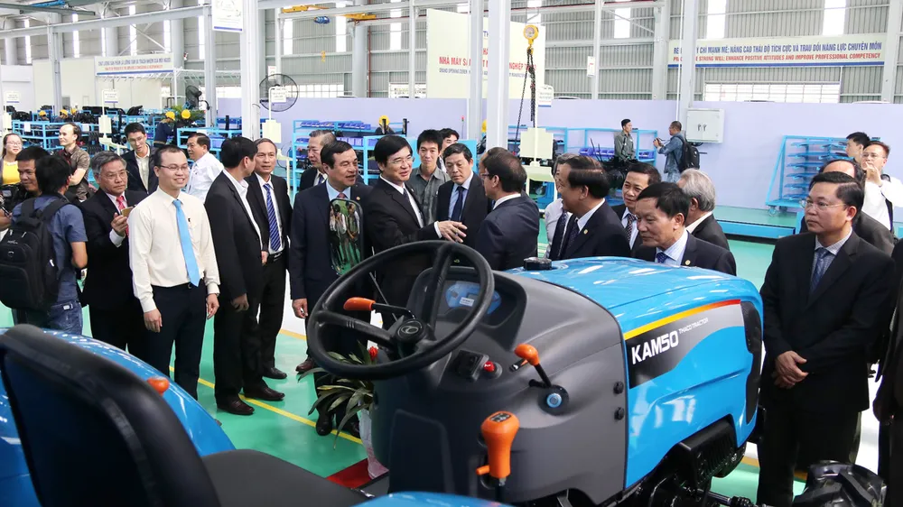 Lãnh đạo tỉnh Quảng Nam tham quan nhà máy sản xuất máy nông nghiệp THACO 