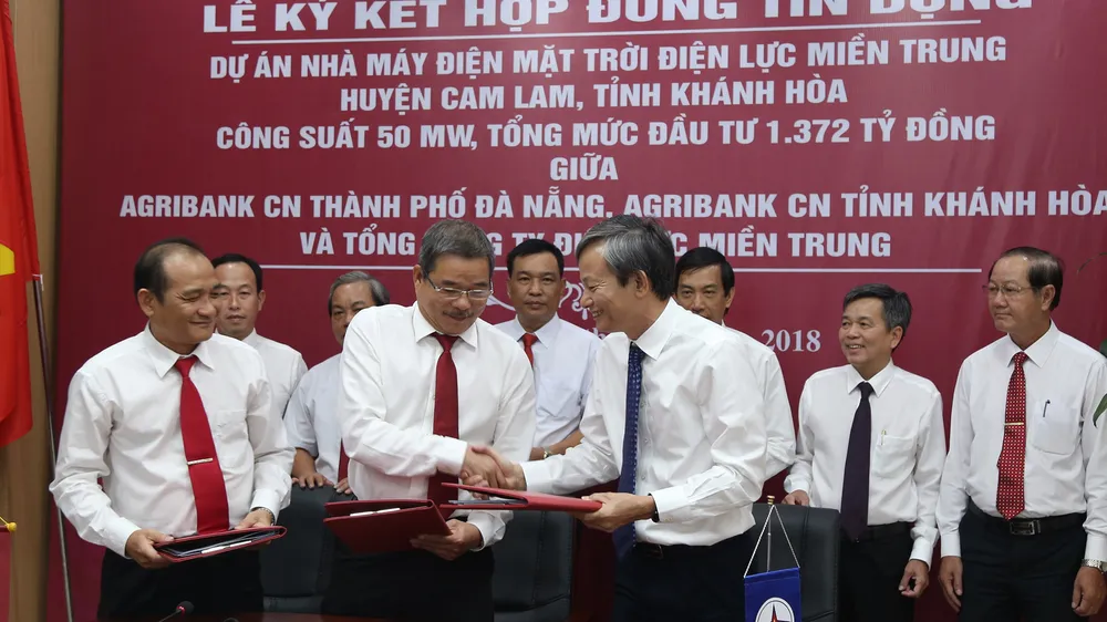 EVNCPC và Agribank ký kết hợp đồng tín dụng đầu tư xây dựng Nhà máy điện mặt trời Điện lực miền Trung 