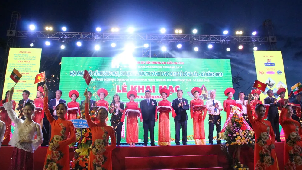 Cắt băng khai mạc hội chợ EWEC Đà Nẵng 2019