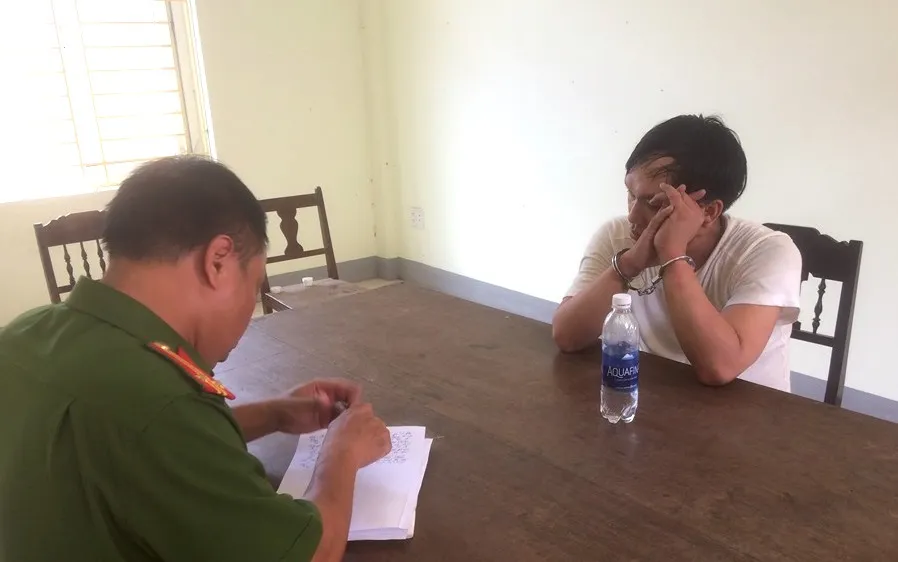 Tài xế Nguyễn Văn Hùng tại cơ quan Công an