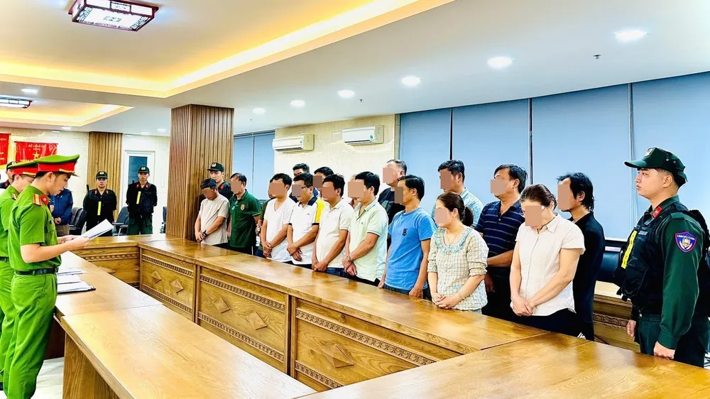 Nhiều cán bộ ở Đà Nẵng bị khởi tố vì đưa, nhận hối lộ và làm giả hồ sơ 