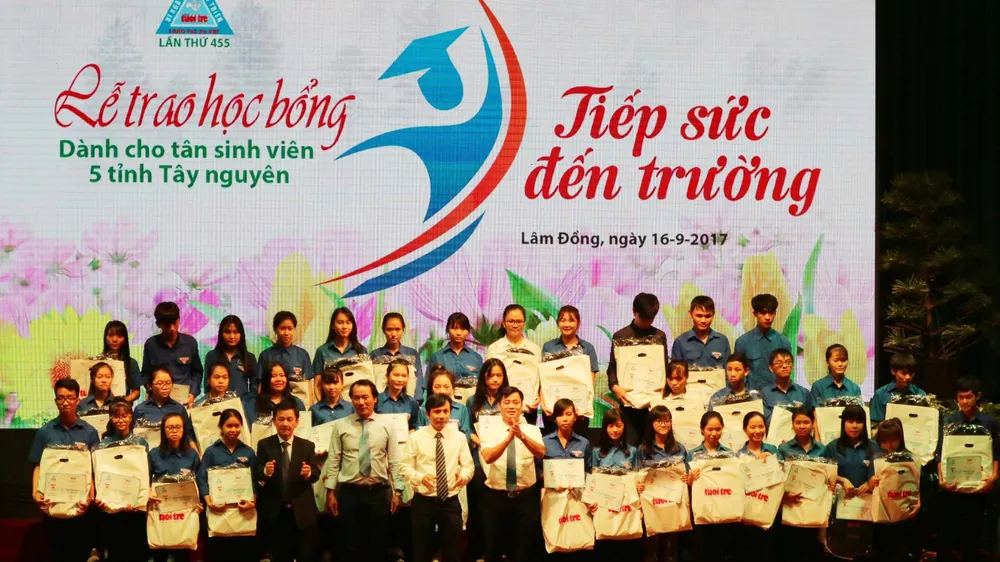 Buổi trao học bổng