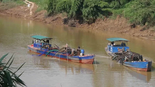 Tiếp tục tạm dừng khai thác cát trên sông Đồng Nai