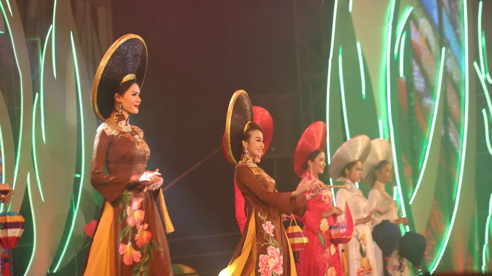 Khai hội tơ – trà xứ B’Lao