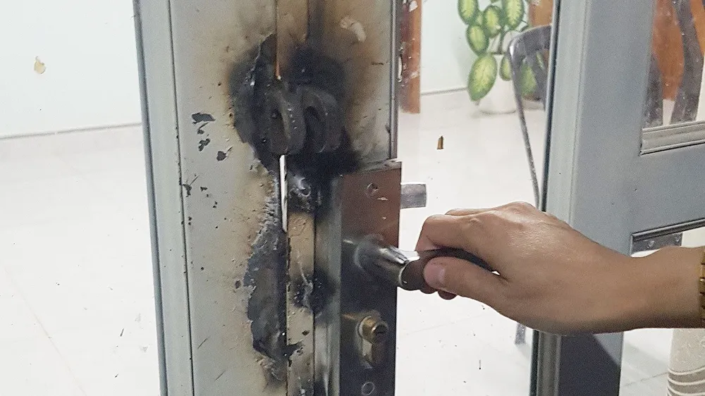 Trộm đột nhập nhiều nhà dân, khiêng luôn két sắt
